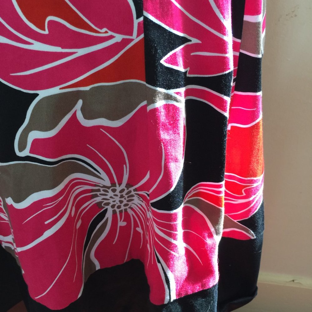 Jones Wear Cotton Pink and Black Hibiscus Dress Size 12 - Picture 3 of 6